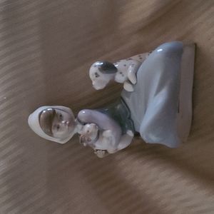 Vintage Lladro Girl figurine.